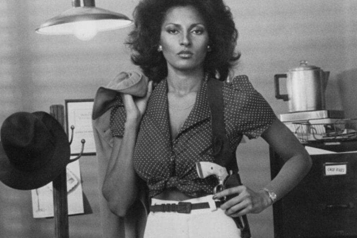 Actress Pam Grier denies stage 4 cancer rumors