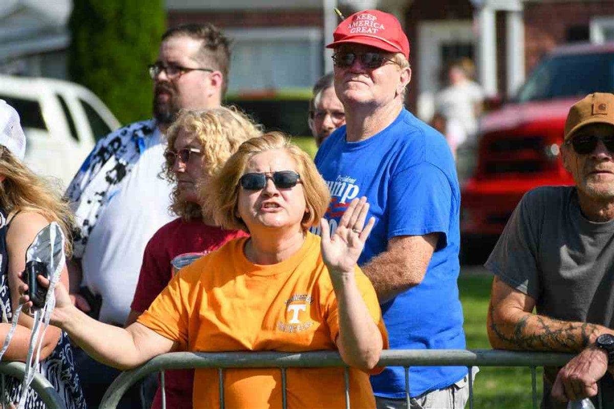 White woman fired after yelling “white lives are better” at protesters