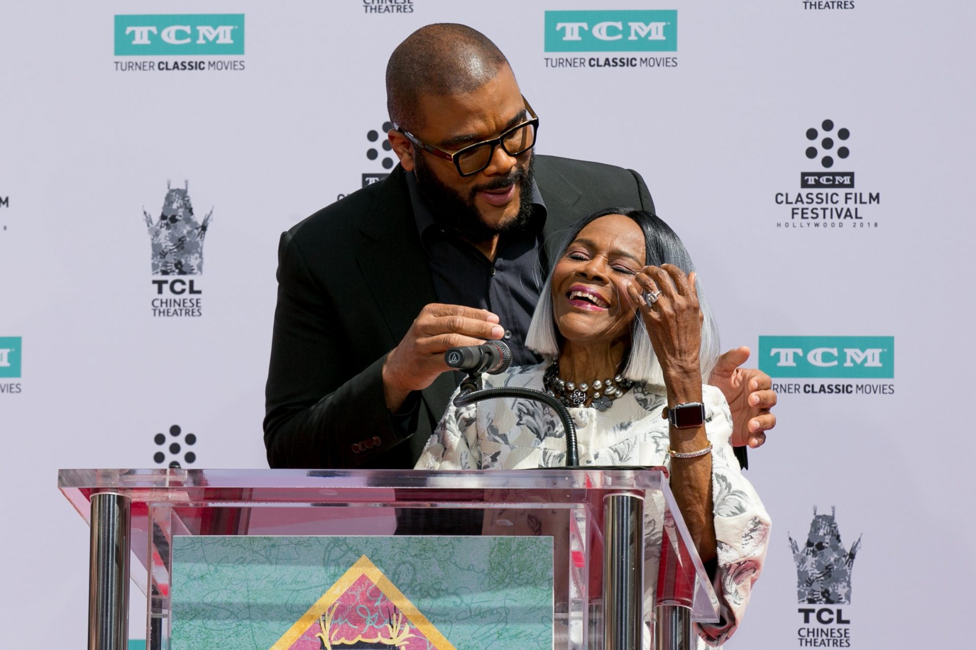 Tyler Perry, Oprah, Zendaya, And More Tribute Cicely Tyson With ...