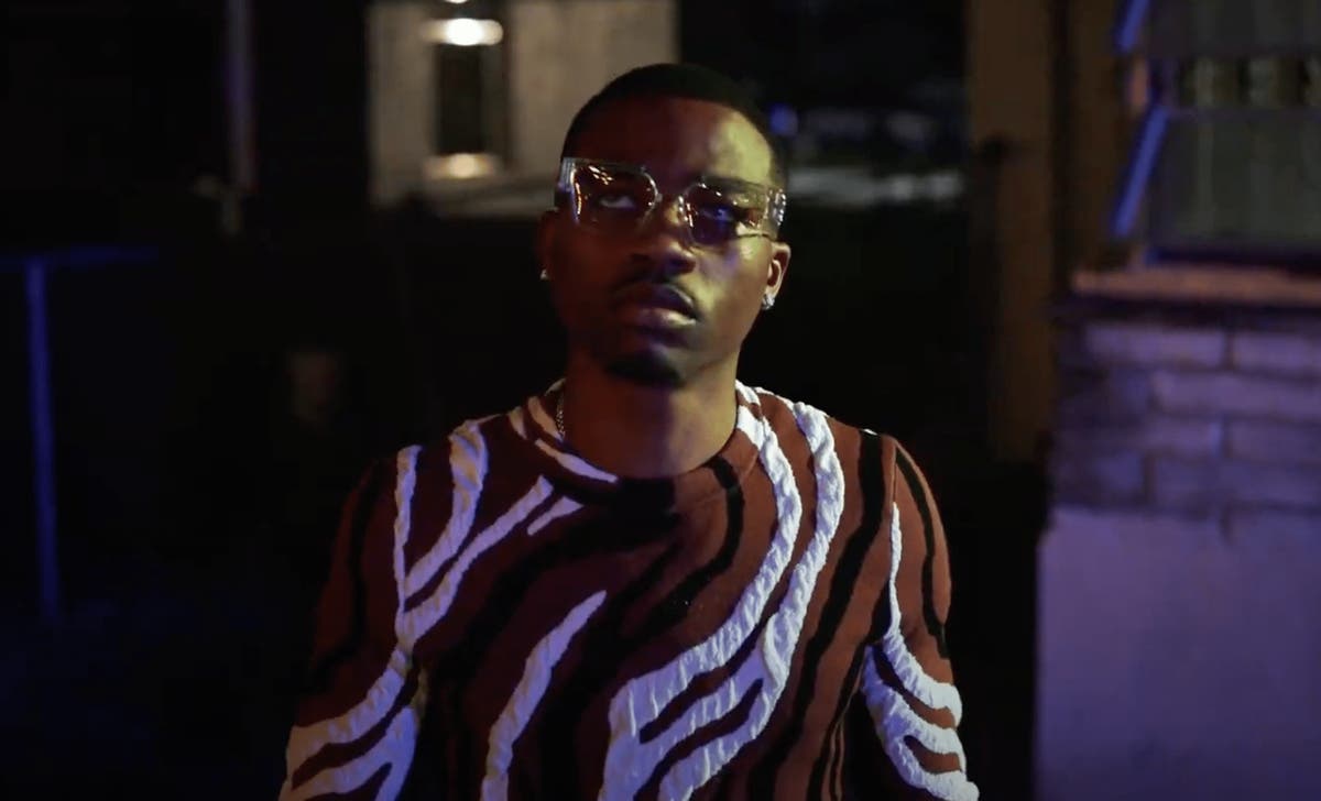 Roddy Ricch - Late At Night [Official Music Video] 