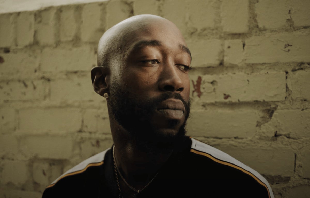 Freddie Gibbs teams up with Jadakiss for “Black Illuminati”