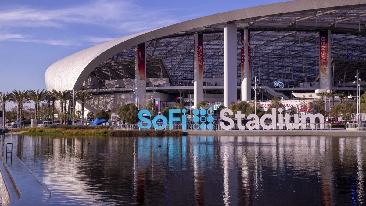 Officials discover body in lake outside of SoFi Stadium