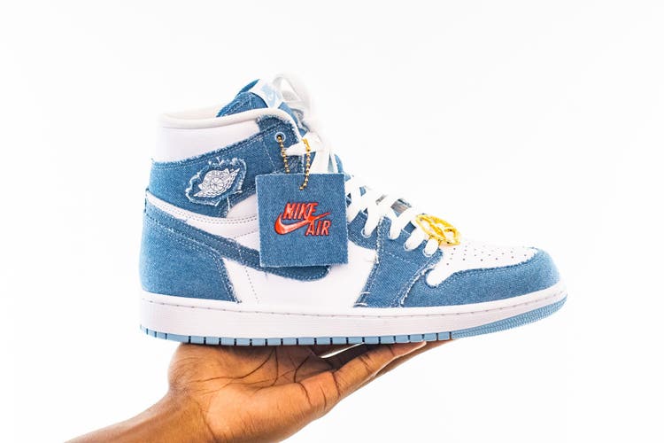 Air Jordan 1 Retro High OG WMNS “Denim”