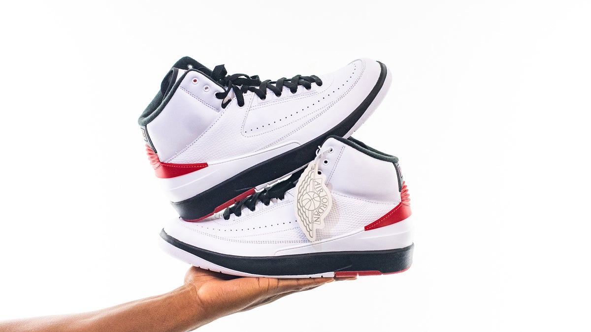 Air Jordan 2 Retro “Chicago”