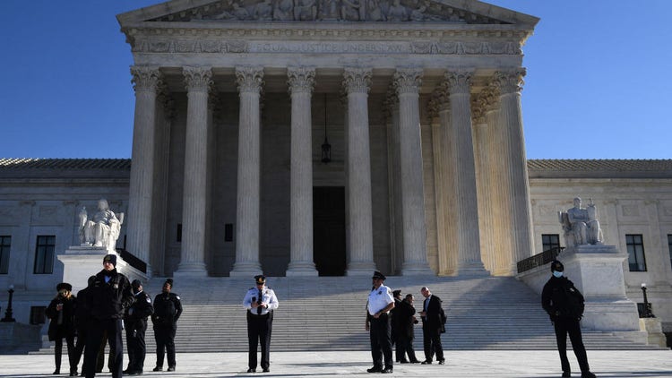 Police at Jackson, Mississippi's capitol building