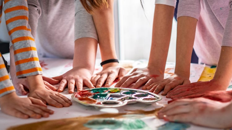 kids painting