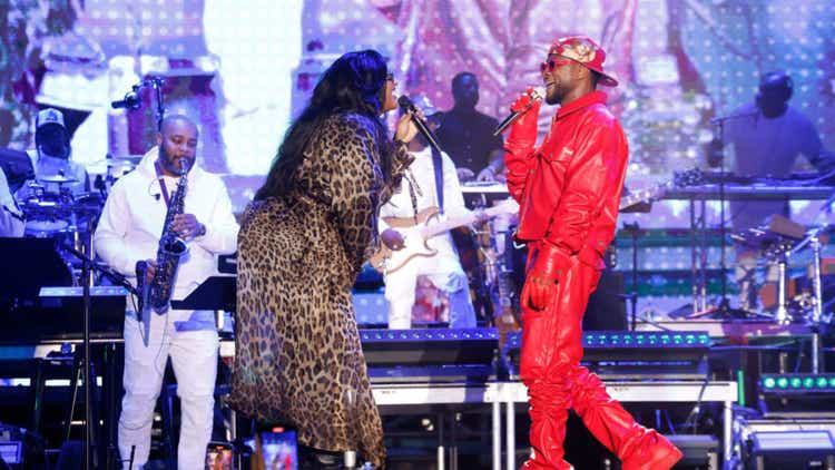 Usher and Jazmine Sullivan