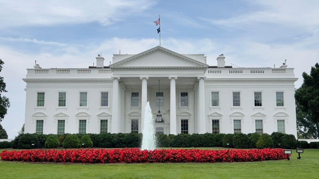 Secret Service finds “white powdery substance” at White House