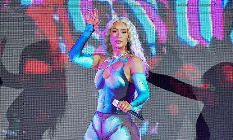 Recording Artist Iggy Azalea performs onstage at Pine Knob Music Theatre on August 31, 2022 in Clarkston, Michigan.