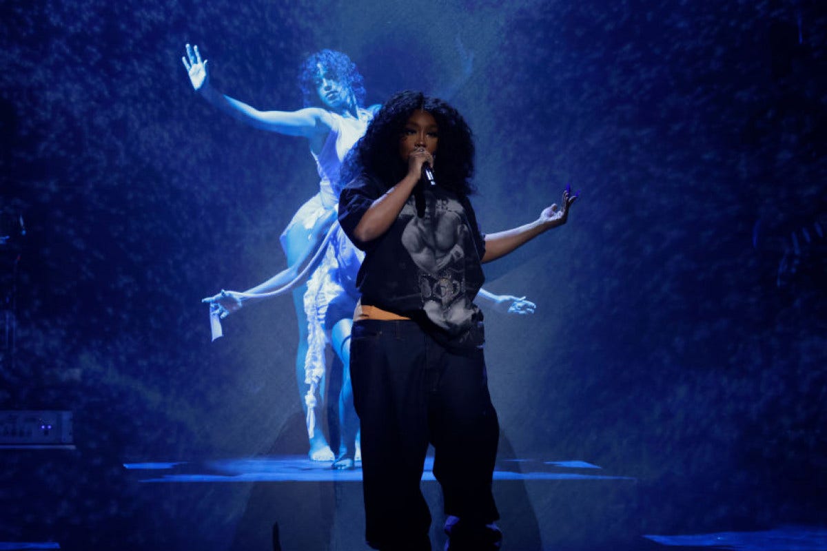 SZA threatens legal action against thieves leaking her music